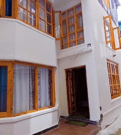 Elite Cottage Pahalgam Exterior photo